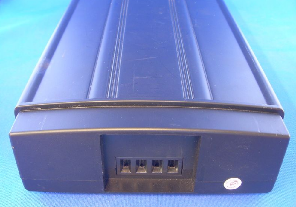 Biltema ja BADO Ares 115 "tarakka-akku" 36V 10Ah