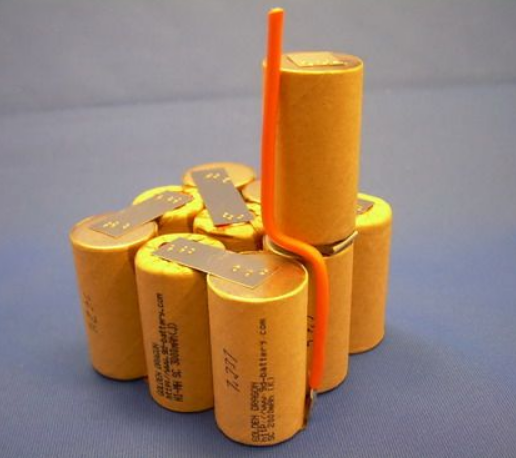 Akkukennosto Bosch 12V 3Ah NiMH