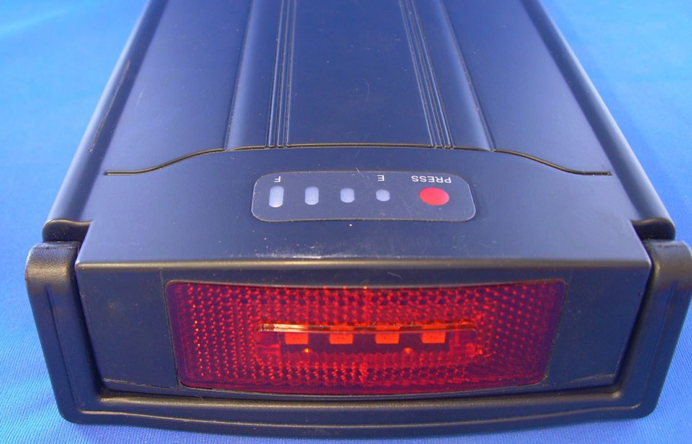 Biltema/Helkama Lounatuuli "tarakka-akku" 24V 27-1401101