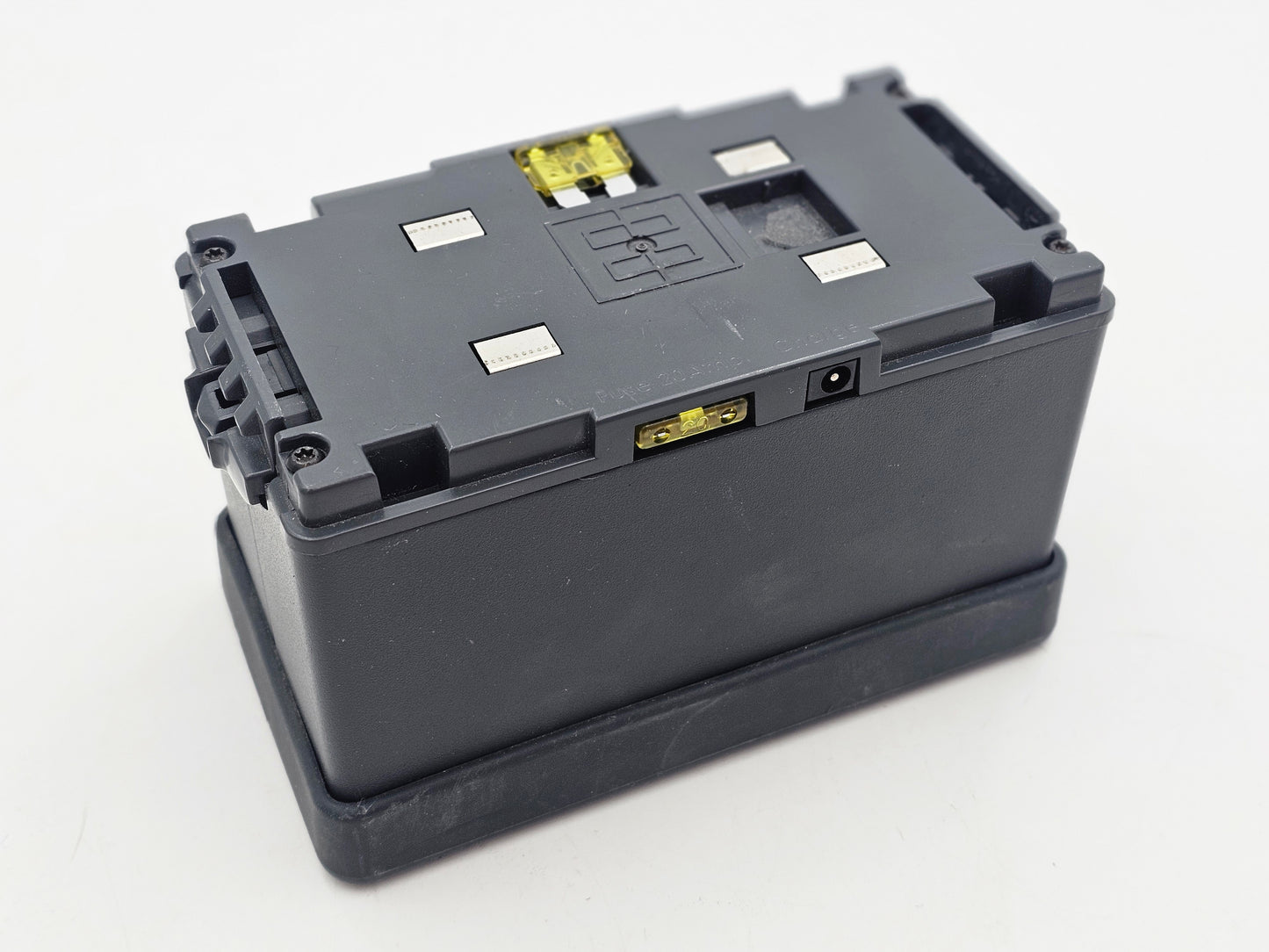 Quadra salaman akun vaihto 12V 3,4Ah AGM